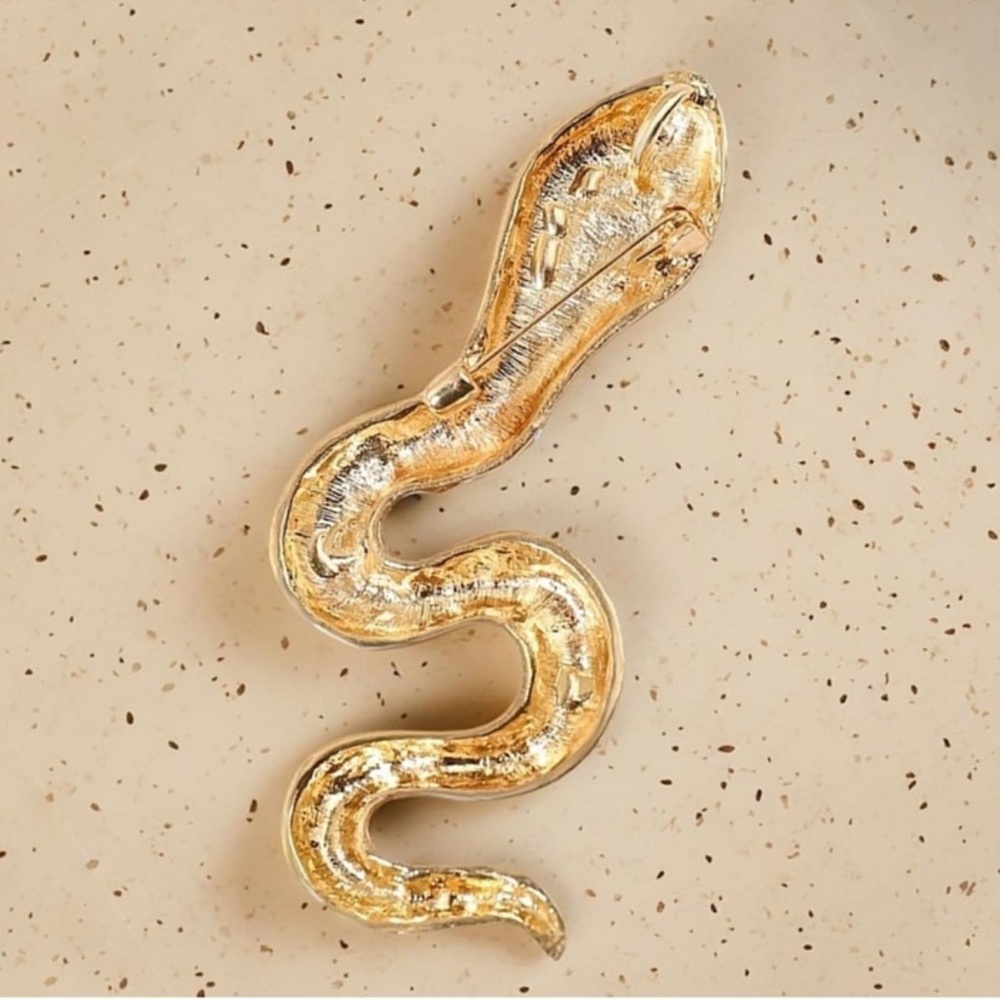 Serpenti Black Gold Snake Brooch - Picture 5 of 8
